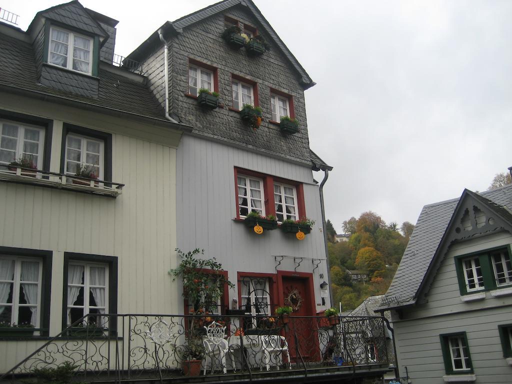 Gaestehaus Luise Bed and Breakfast Monschau Eksteriør billede